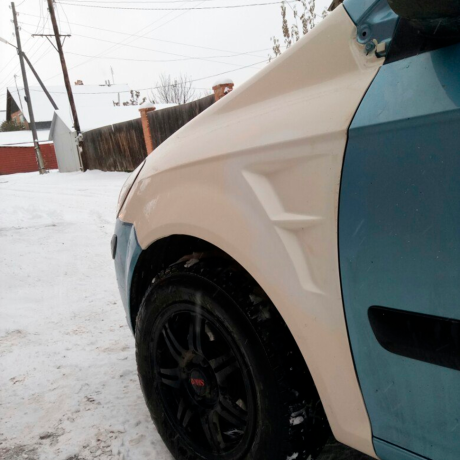 Пластиковые крылья с жабрами для Hyundai Getz рестайлинг (2004-2007 г.в.) купить недорого с доставкой в Копейск