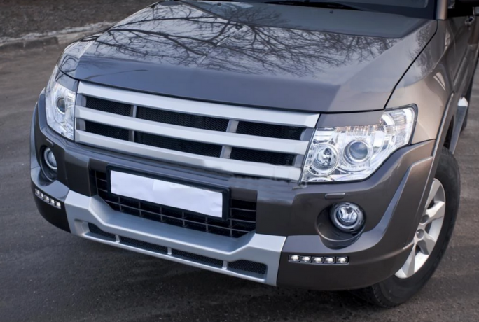 Накладка (юбка) переднего бампера "Broomer Design" (Без ДХЛ) для Mitsubishi Pajero IV (2006-2015) купить недорого с доставкой в Копейск