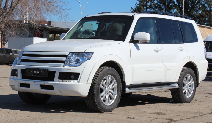 Решетка радиатора "Broomer Design" var №2 для Mitsubishi Pajero 4 (2006-2015) купить недорого с доставкой в Копейск