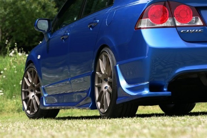 Накладки на задний бампер "Bomex" Honda Civic 4D купить недорого с доставкой в Копейск