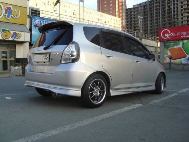 Накладка на задний бампер "Modulo" Honda Fit купить недорого с доставкой в Копейск