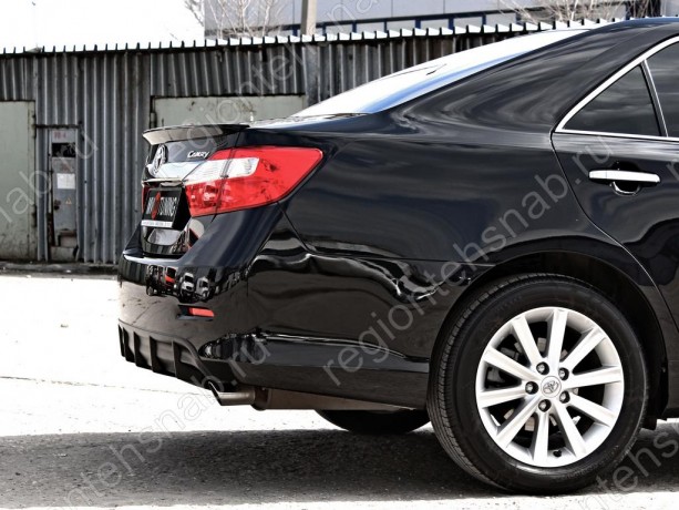 Диффузор заднего бампера var №2 (текстурный пластик) для Toyota Camry XV50 (2012-2014) купить недорого с доставкой в Копейск