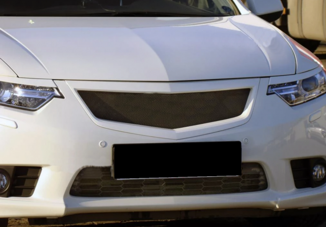 Решетка радиатора "Sport" (сетка в комплекте) var №1 для Honda Accord VIII (2011-2013) купить недорого с доставкой в Копейск