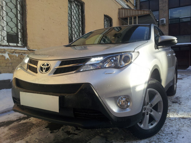 Защита радиатора "Standart" Toyota RAV4 (2012-2015) верх, чёрная купить недорого с доставкой в Копейск